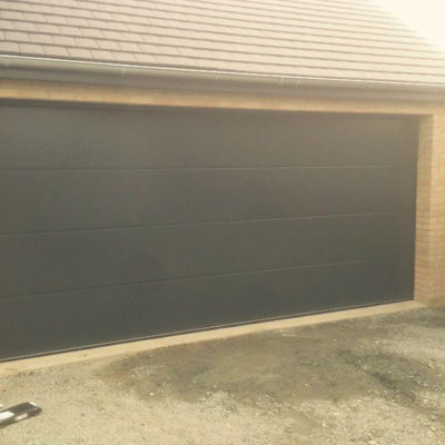 L-Rib Insulated Sectional Garage Door, Hull