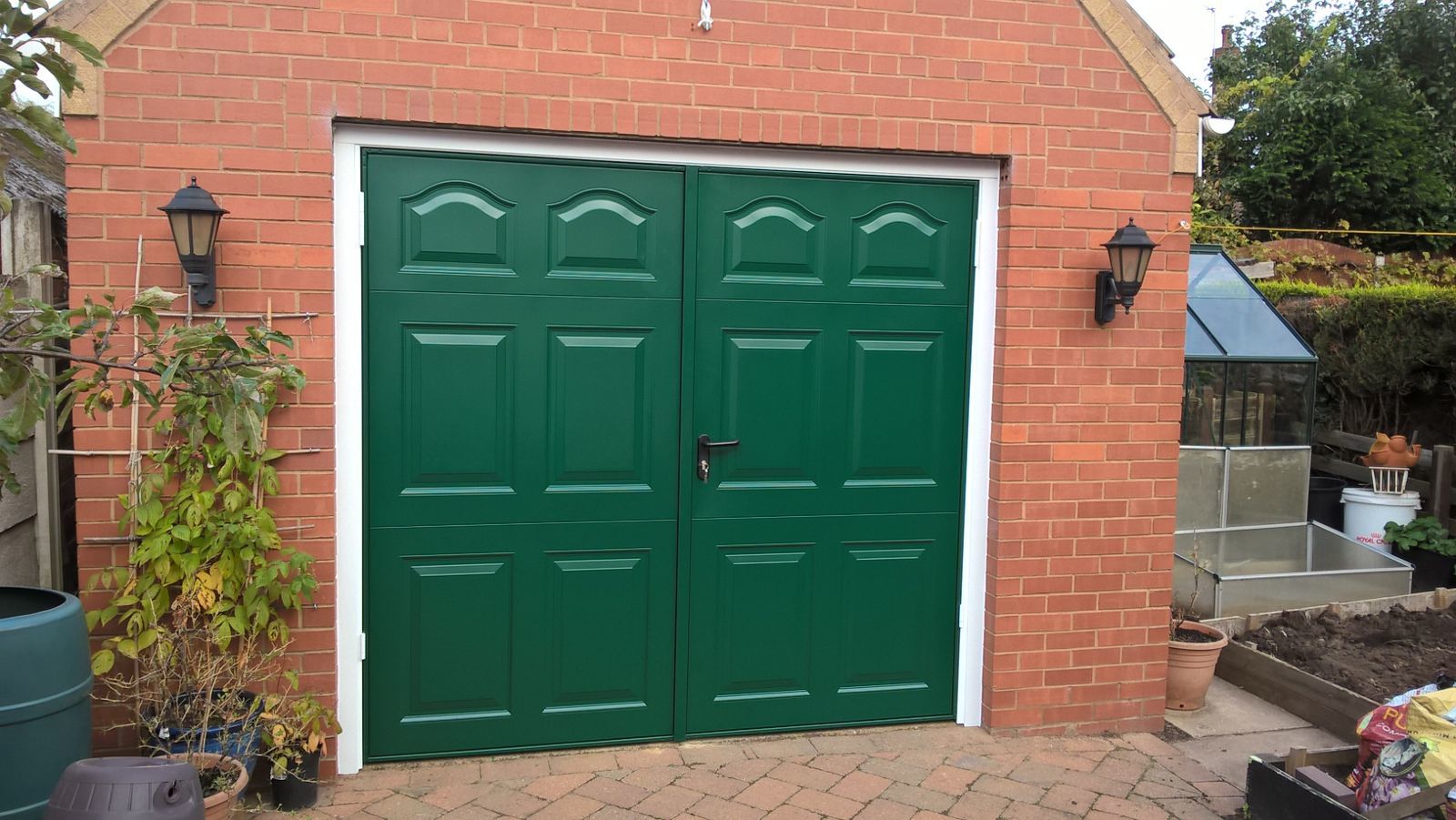 Side Hinged Garage Door, Hull