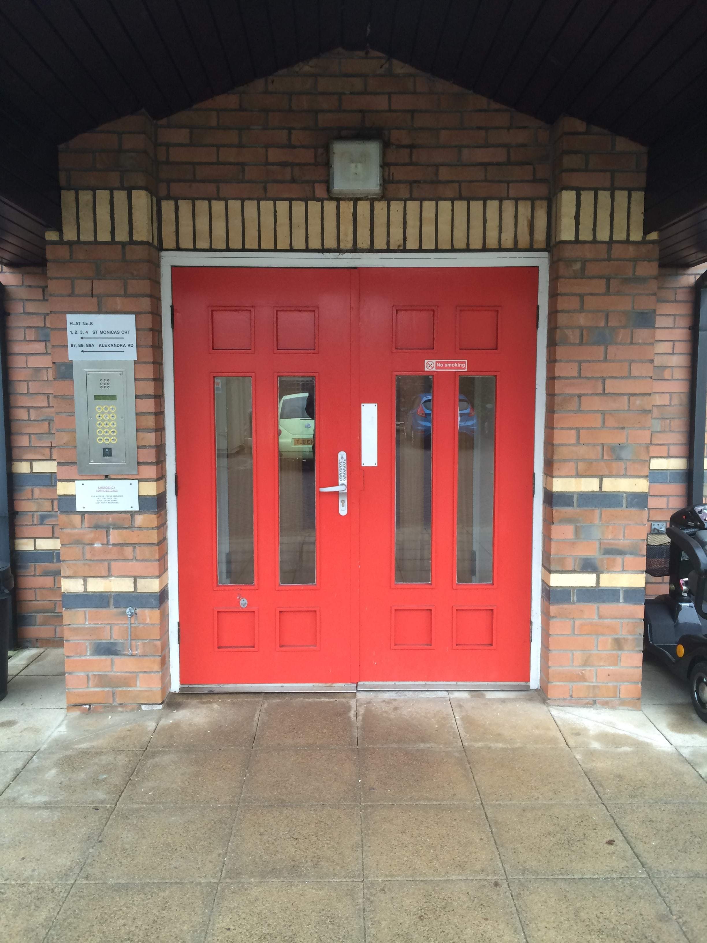 Automatic Entry Door, Hull